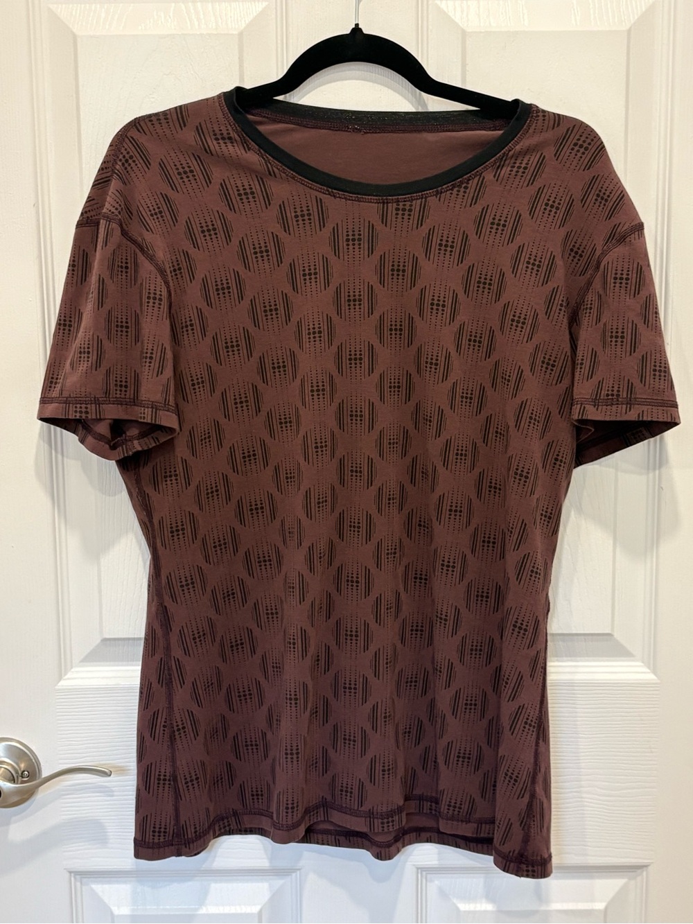Lululemon Women’s Short Sleeve Tee in Brown with Subtle Geo Print #1212